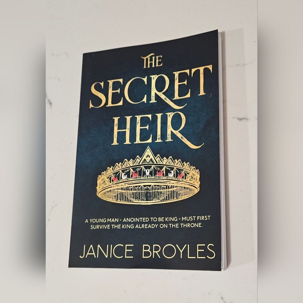 BOGO The Secret Heir Janice Broyles Paperback Book